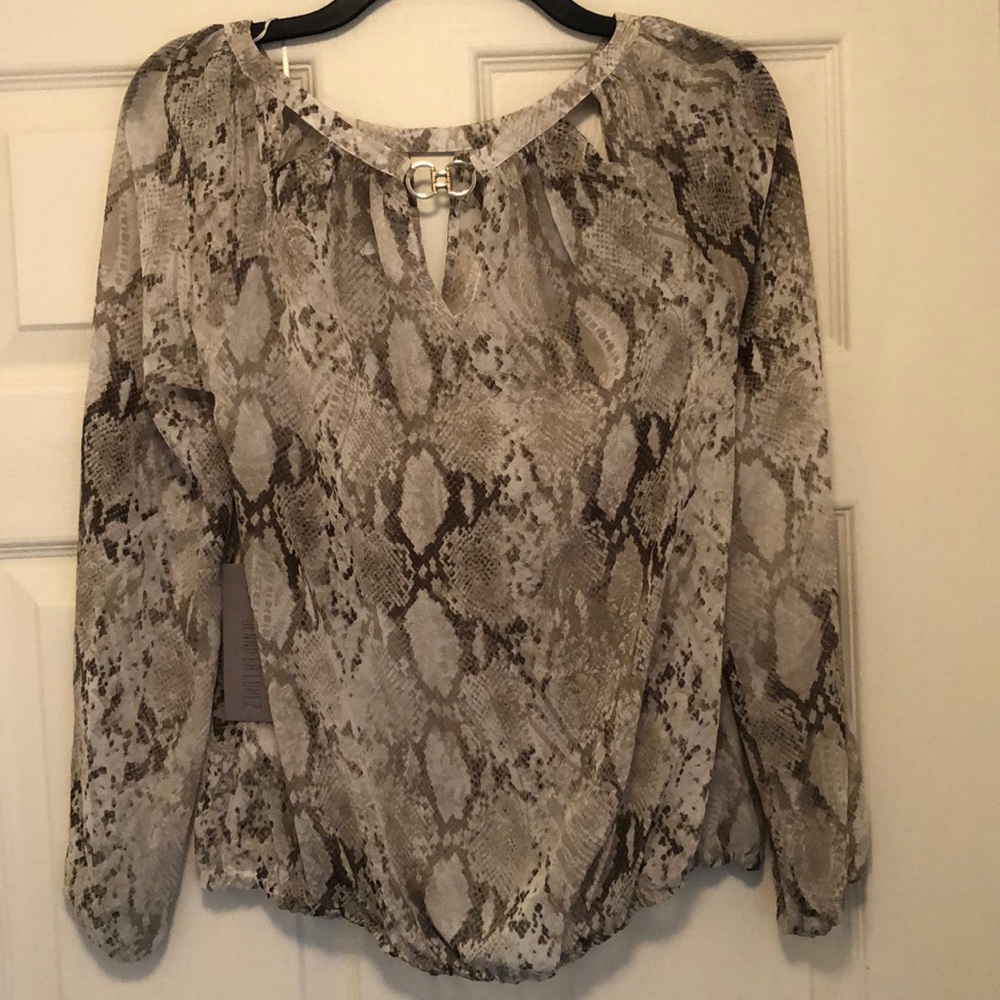 Cute J Lo blouse